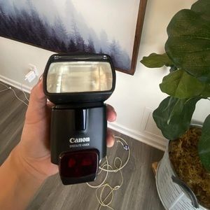 Canon 430EX Speedlite